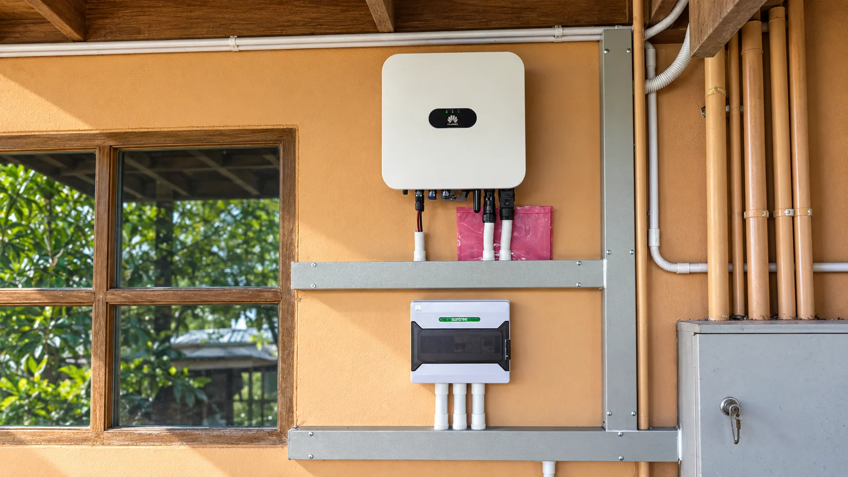 งานติดตั้งโซลาร์รูฟท็อปบ้านพักอาศัย 5 kW ระบบ 1 เฟส — อินเวอร์เตอร์ Huawei SUN2000-5KTL-L1 แผง JA Solar 630 W (SUNX-100010515 ภาพที่ 8)