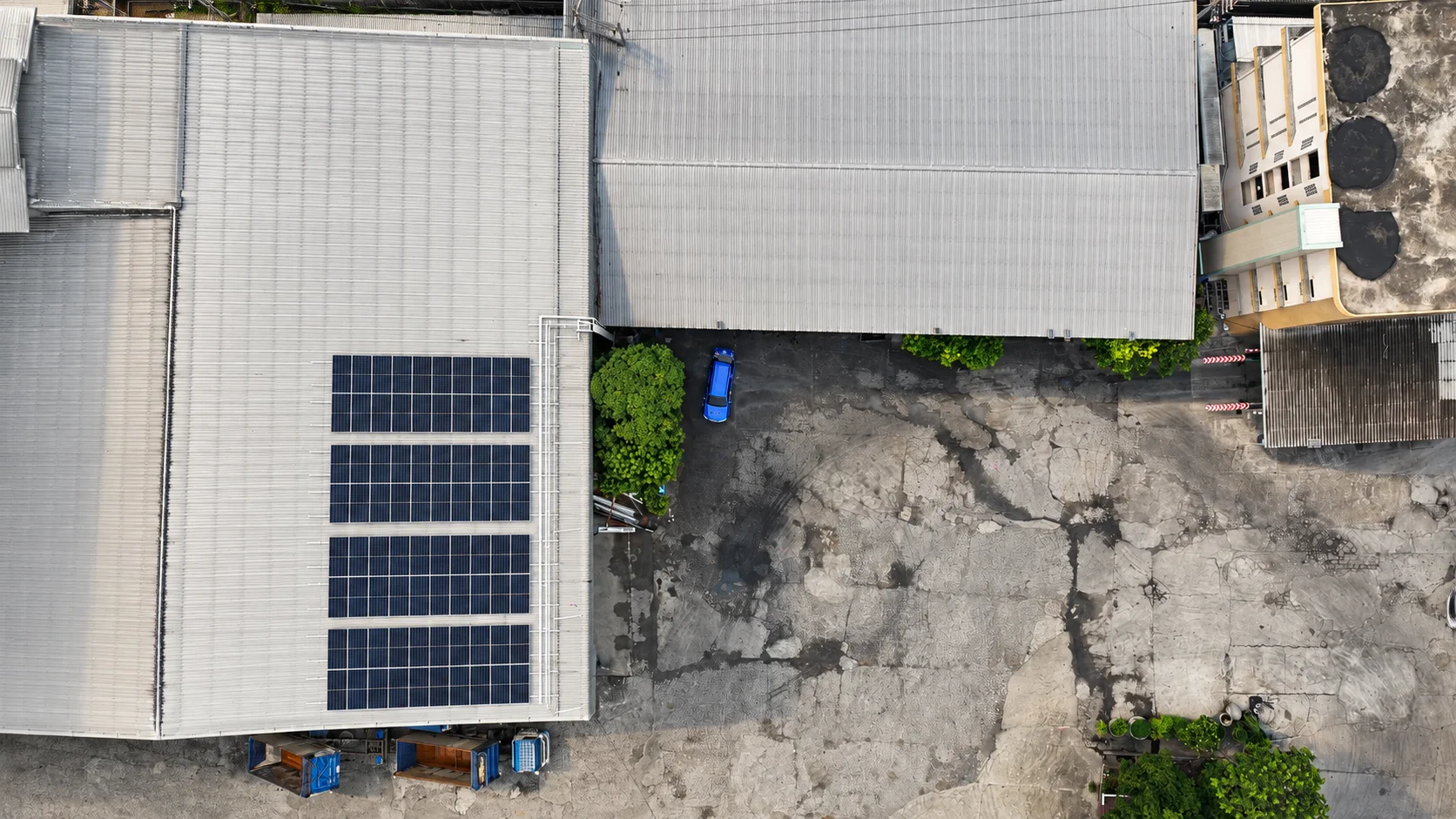 งานติดตั้งโซลาร์รูฟท็อปโรงงาน 51.60 kWp ระบบ 3 เฟส — อินเวอร์เตอร์ Huawei SUN2000-50K-MC0 แผง LONGi 645 W (SUNX-100010632 ภาพที่ 3)